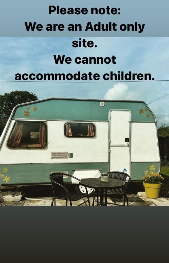 Отель Cosy Caravan At Carrigeen Glamping Килкенни Экстерьер фото