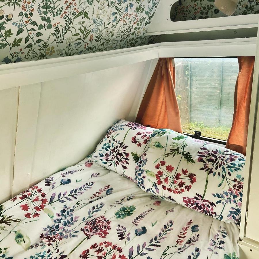 Отель Cosy Caravan At Carrigeen Glamping Килкенни Экстерьер фото